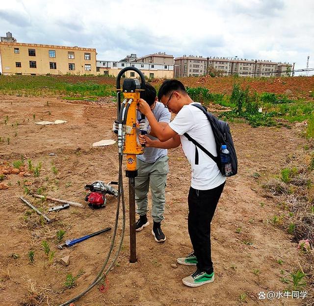 如何选择适合的土壤保养工具